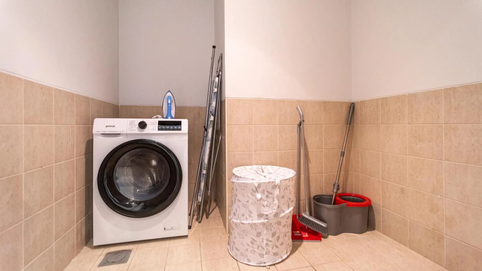 Spacious And Stylish 3-Bedroom In Al Sidir, Greens Dubai Daire