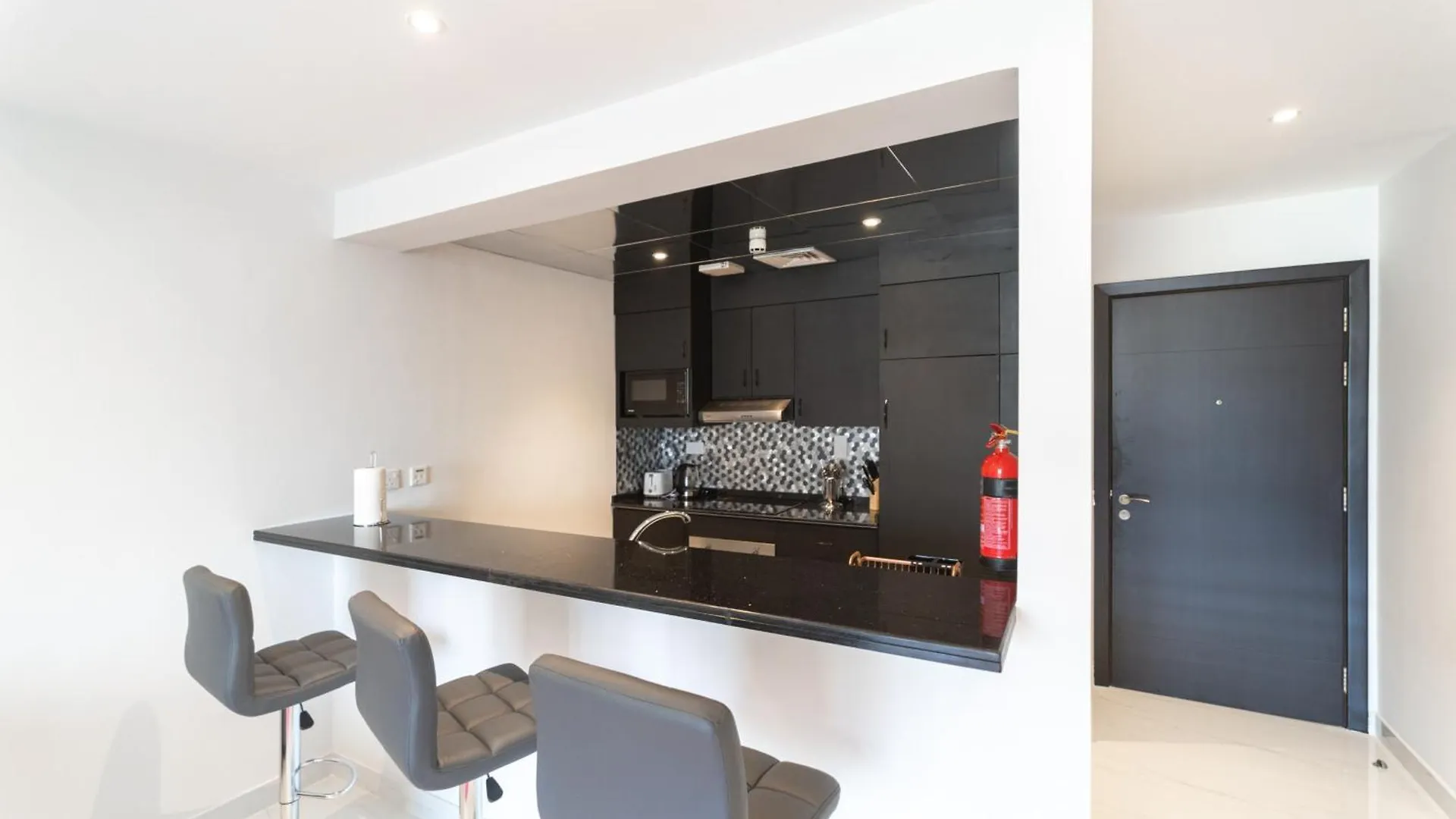 Апартаменты Spacious And Stylish 3-Bedroom In Al Sidir, Greens Дубай